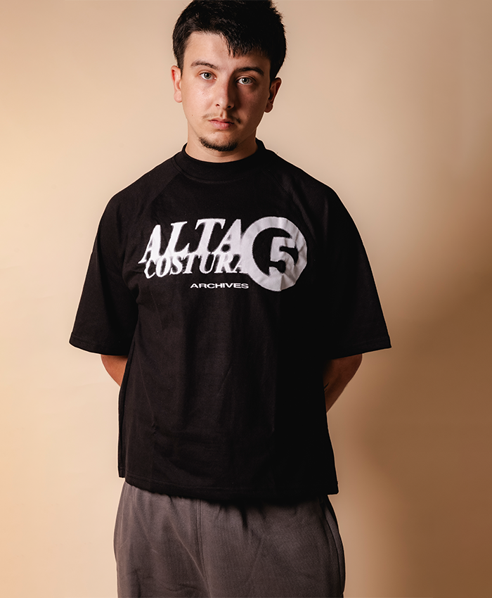 BLACK TEE W/ DISTRESSED PRINTING