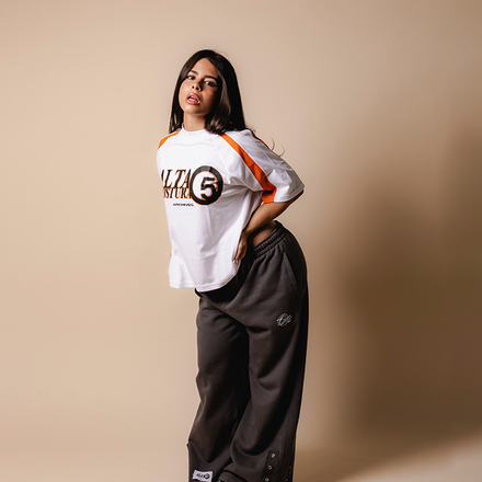 WHITE TEE W/ ORANGE STRIPES